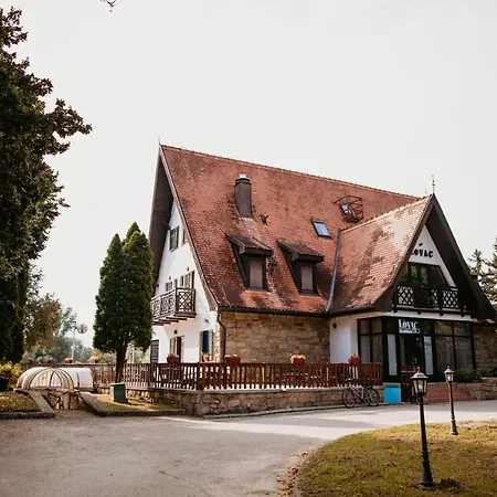 Restoran Lovac 3* Novi Knezevac