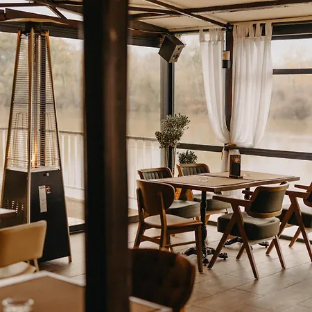 Hotel Restoran Lovac Novi Knezevac